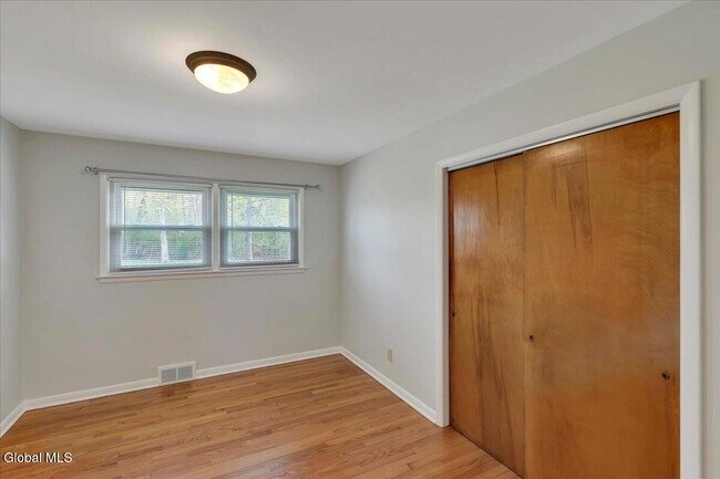 Building Photo - 1165 Cresse Ave