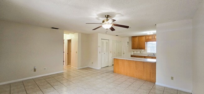 Building Photo - 1425 Thousand Roses Dr S