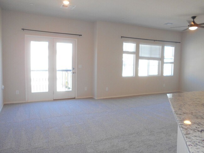 Building Photo - Charming 2 Bedroom, 2 Bathroom Home