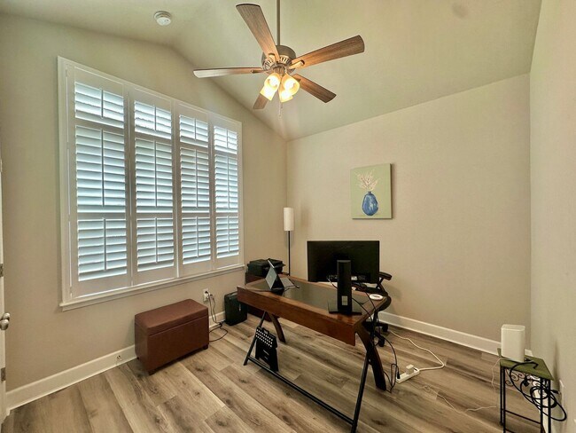 Building Photo - Modern Comfort in Fletcher Oaks – 3BR/2BA ...
