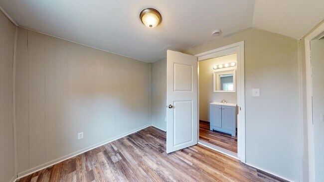 Building Photo - 5001 Denison Ave