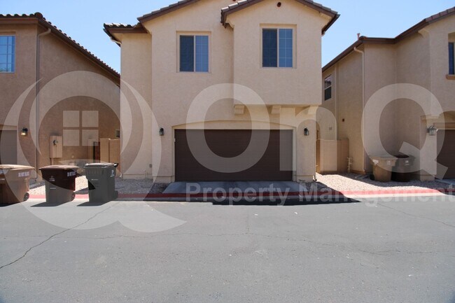 Building Photo - 17466 N 92nd Ave