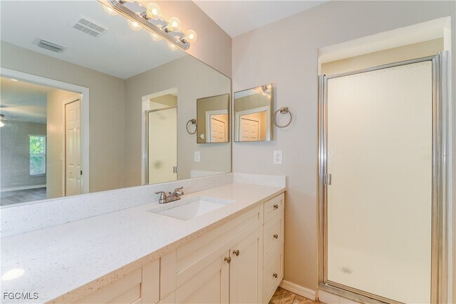 Building Photo - 2929 SW 7th Pl