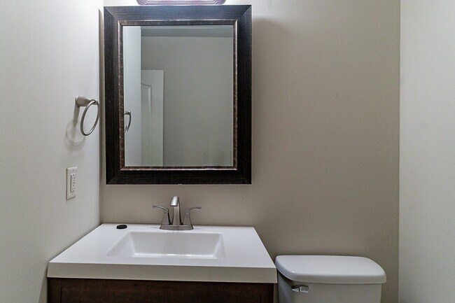 Building Photo - 1101 Ishee Dr