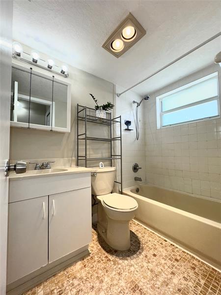 Building Photo - 2121 N Ocean Blvd
