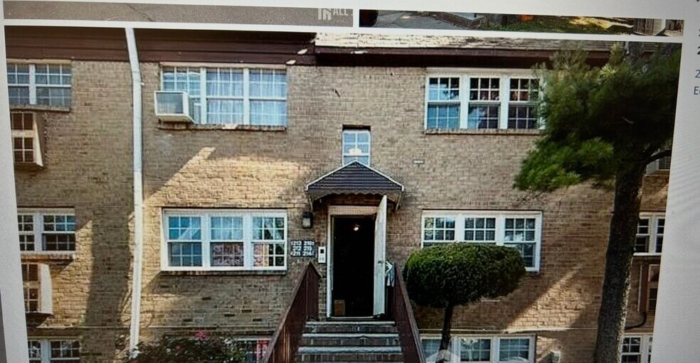 Primary Photo - 215 College Dr