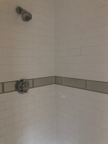 Building Photo - 28 Fleet St