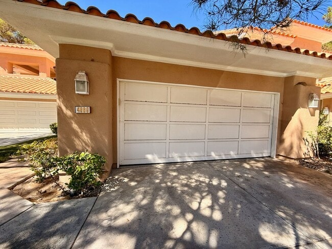 Primary Photo - Gorgeous Spanish Trails 3BR House for lease!