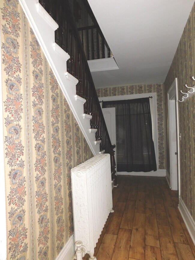 Building Photo - 3986 Rollo Rd