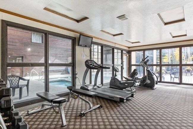 Building Photo - Brian Head Rental All utilities Included!!