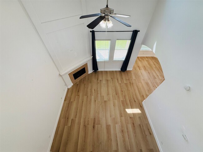 Building Photo - 518 Saffron Ct