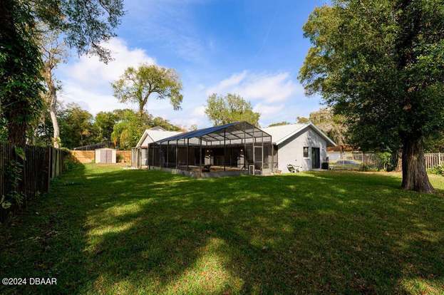 Building Photo - 4 Baywood Dr