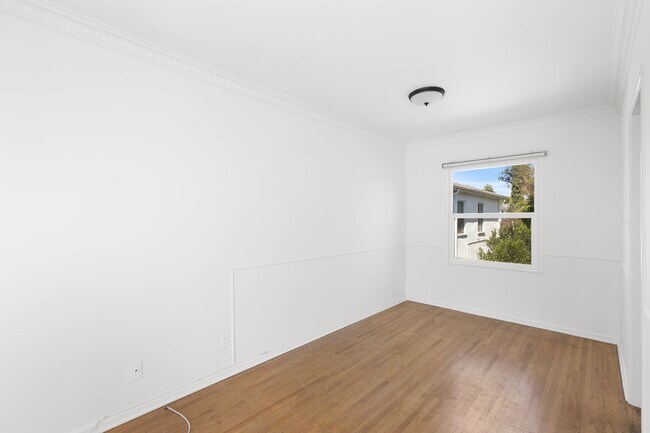 Building Photo - 3314 Rowena Ave