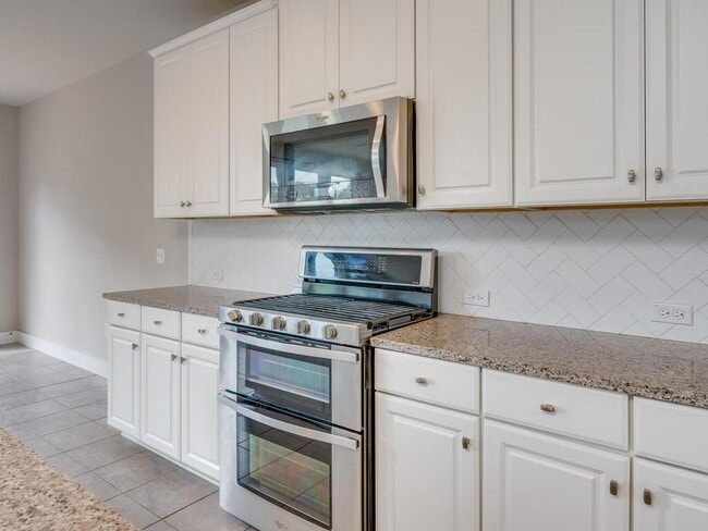 Building Photo - 305 Bridgeford Dr