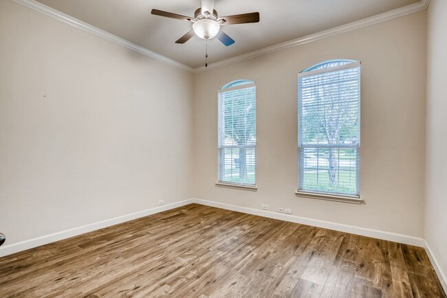 Building Photo - 2606 Mingus Dr