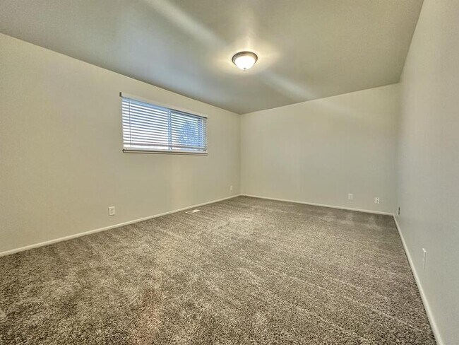 Building Photo - 7488 Silver Cir