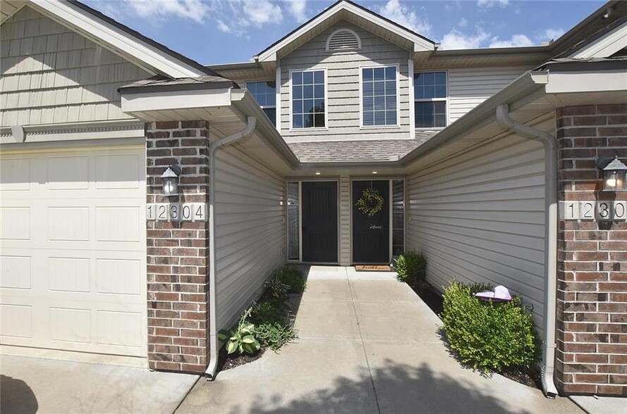Building Photo - 12304 NW Fox Creek Drive