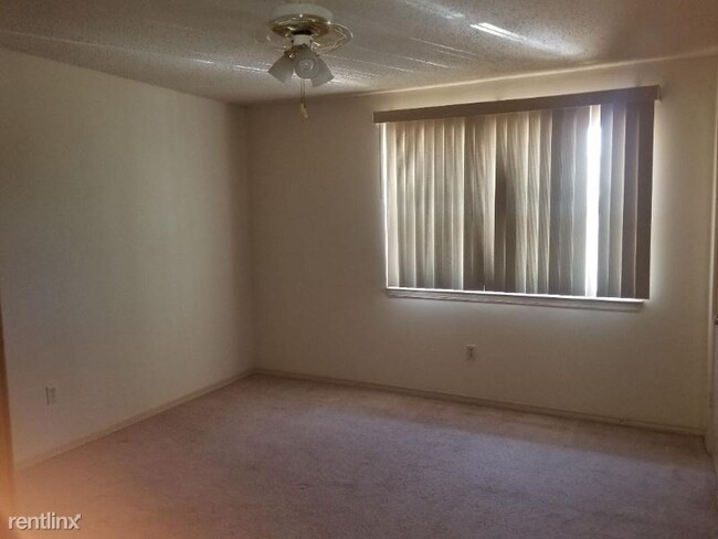 Building Photo - 2 br, 1.5 bath Condo - 4620 Pontchartrain Dr