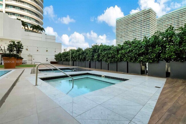 Building Photo - 1300 S Miami Ave