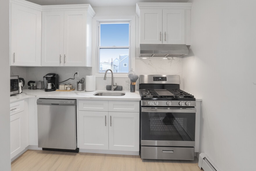 Building Photo - 126 Grant Ave