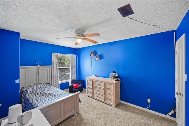 Building Photo - 10008 Dawn Brook Dr