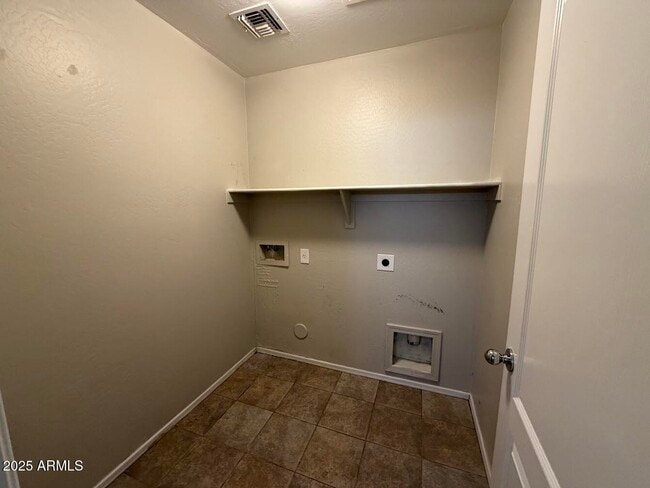 Building Photo - 11283 W Harrison St