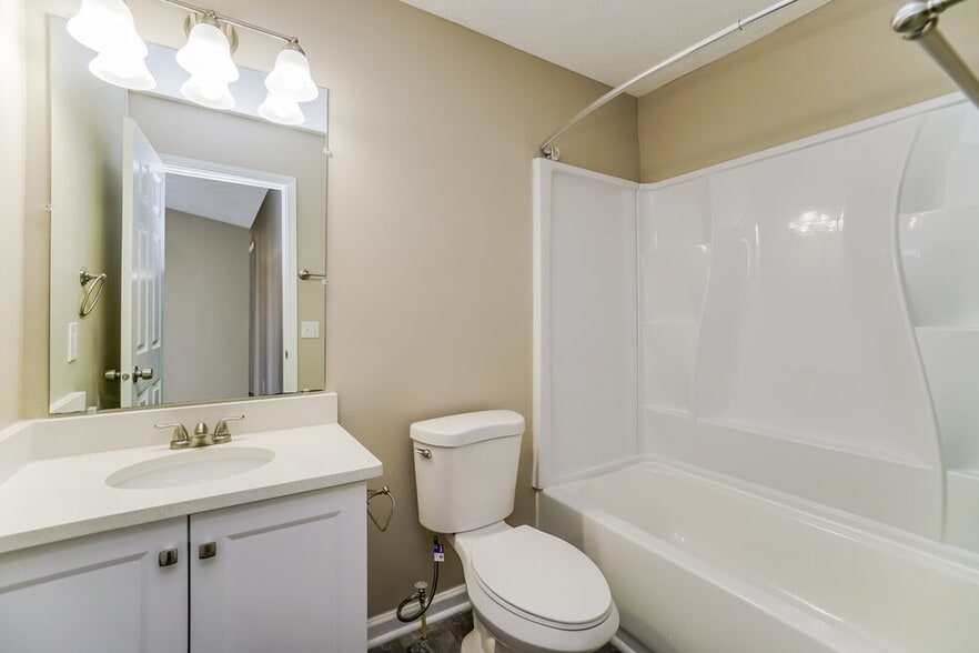 Building Photo - 208 N Bend Dr