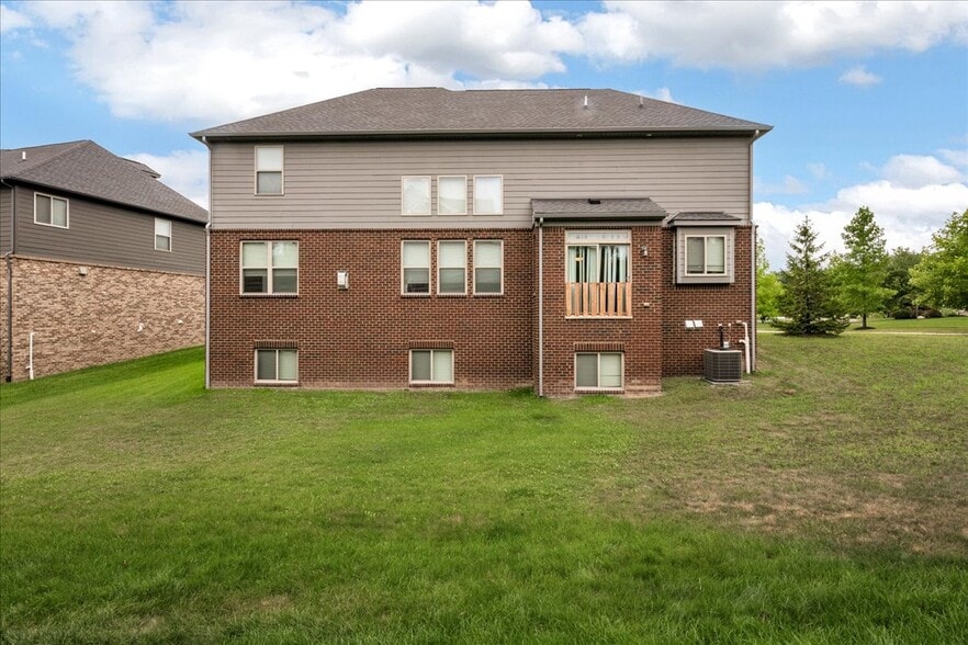 Building Photo - 41761 Steinbeck Gln