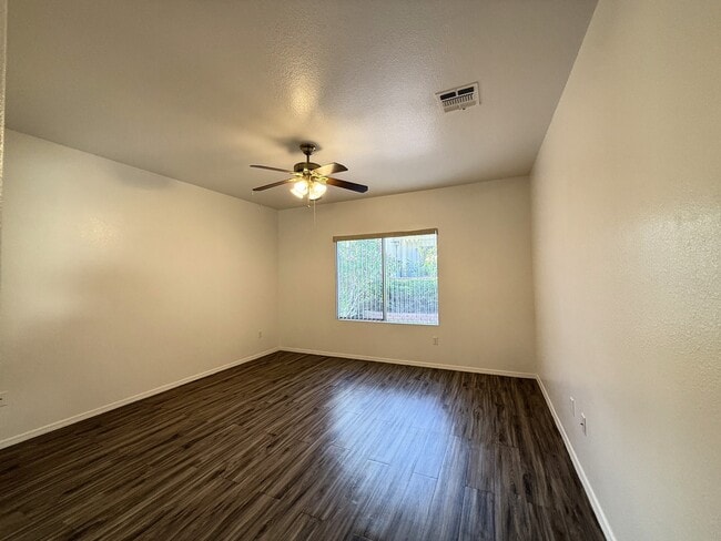 Building Photo - 2152 Indigo Creek Ave