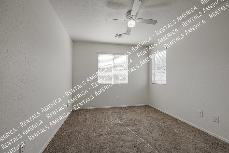 Building Photo - 10146 E Isleta Ave