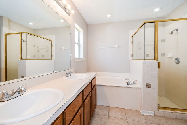 Building Photo - 10332 Marsh Hawk Dr