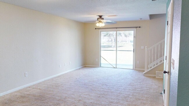 Building Photo - "Charming 2-Bed, 3-Bath Townhouse Retreat in Jacksonville - 1,176 Sq. Ft. of Comfort and Style!"