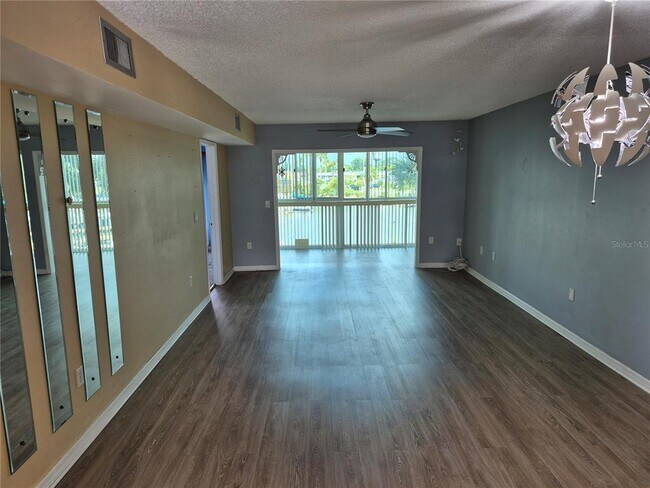 Building Photo - 4939 Floramar Terrace