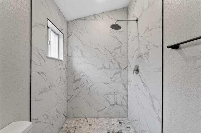 Building Photo - 523 Napa Valley Cir