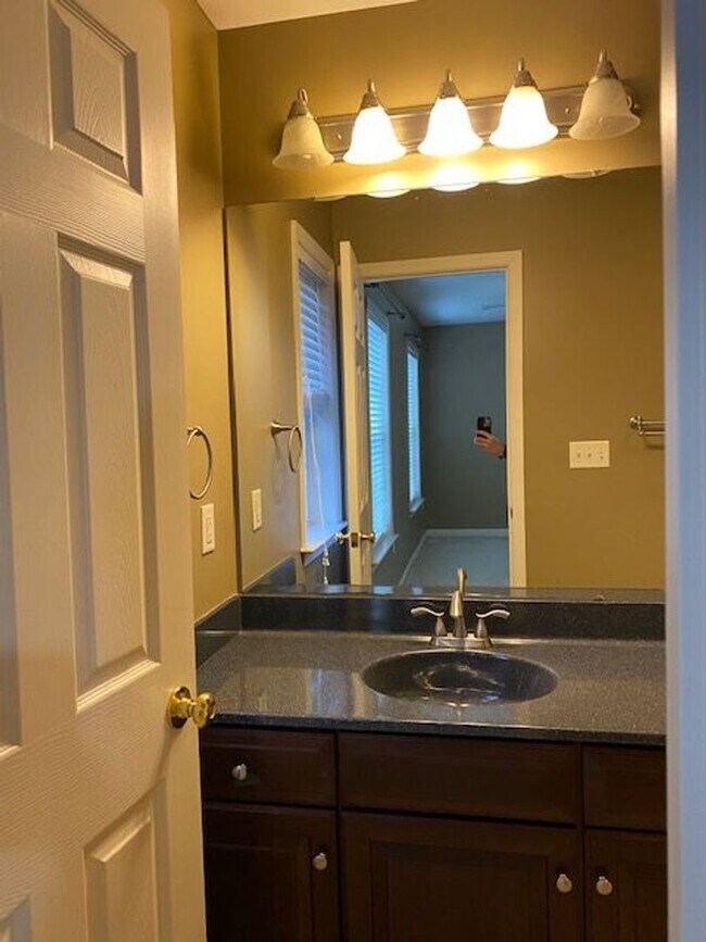Building Photo - 448 Waterleaf Court