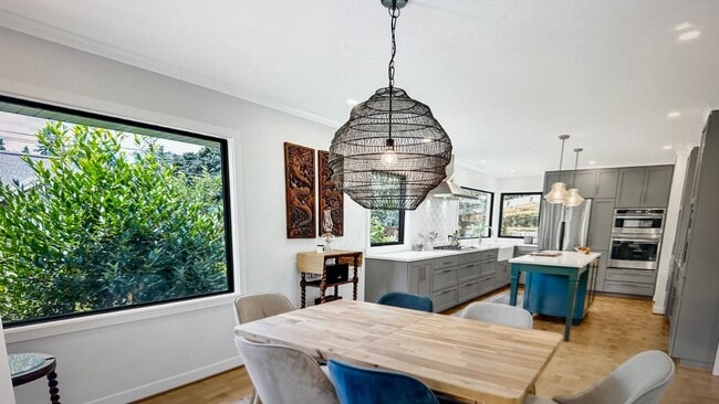 Building Photo - Stunning 3 bed/2bath remodeled home, with full ADU! Pets ok Move in Special!