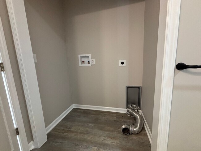 Building Photo - Beautifully Renovated 3BR / 2BA Bungalow in Gastonia