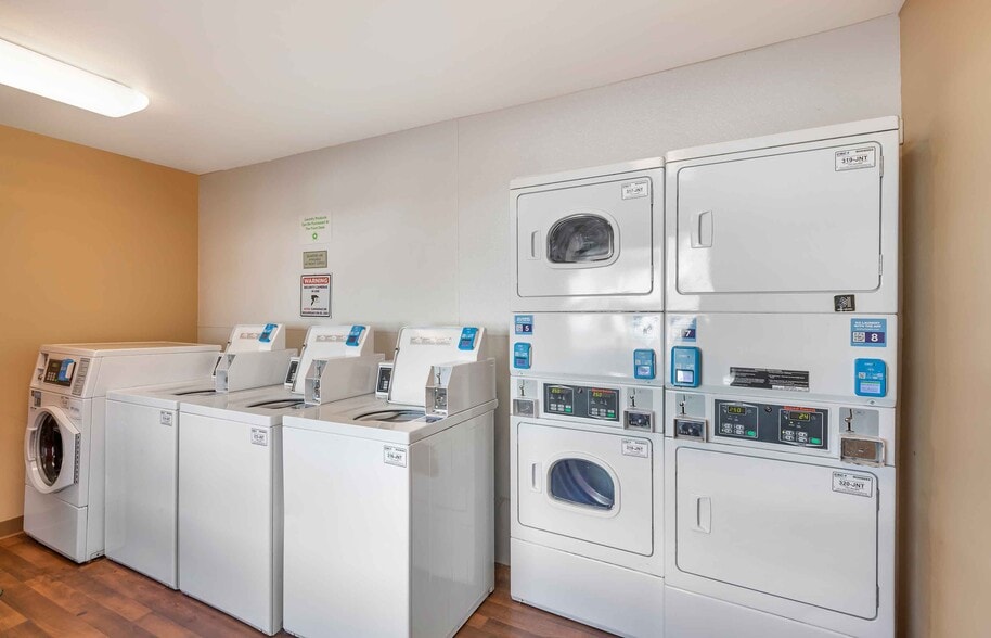 Building Photo - Furnished Studio-Denver - Tech Center - Central