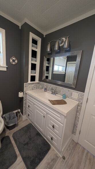 Building Photo - 142 Bluff Ave