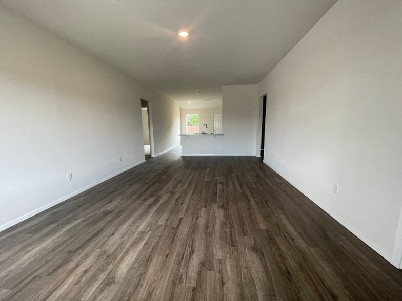 Building Photo - 2609 S Silver St