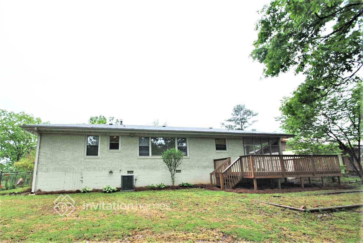 Building Photo - 1814 Flintwood Dr SE