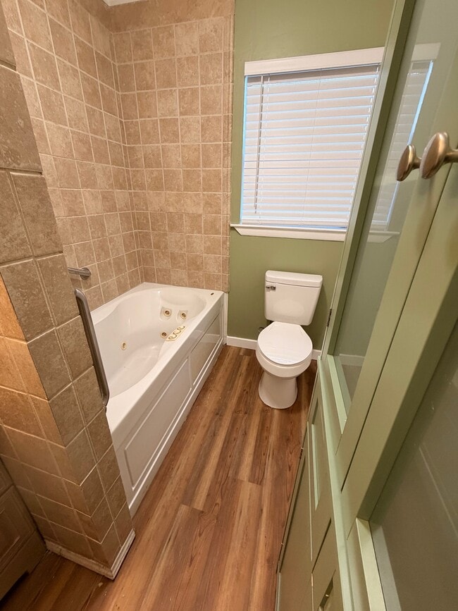 Building Photo - 2530 Baylor Ave