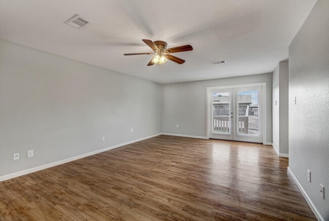 Building Photo - 170 Barracuda St