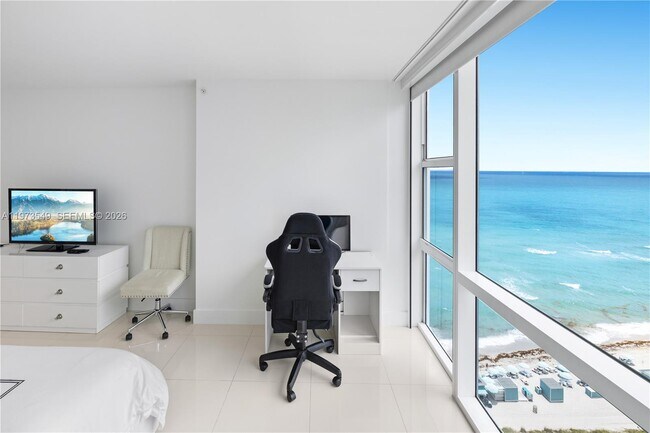 Building Photo - 6801 Collins Ave