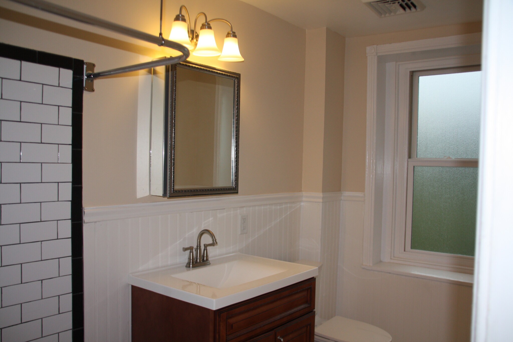 Building Photo - 921 S 48th St