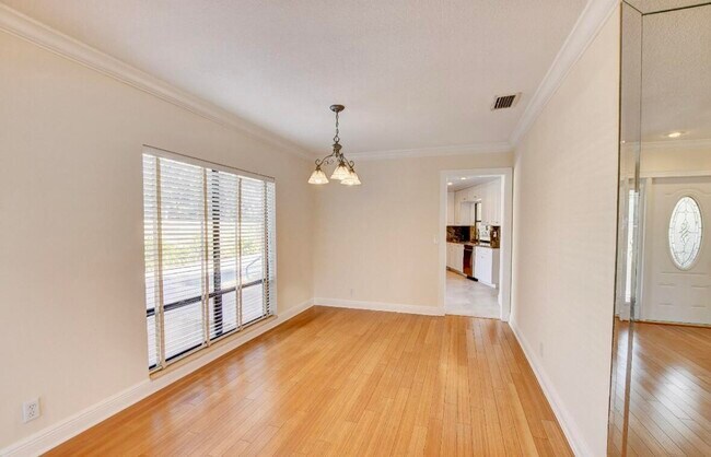 Building Photo - 17768 Maplewood Dr