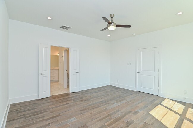 Building Photo - 4317 Koehler St