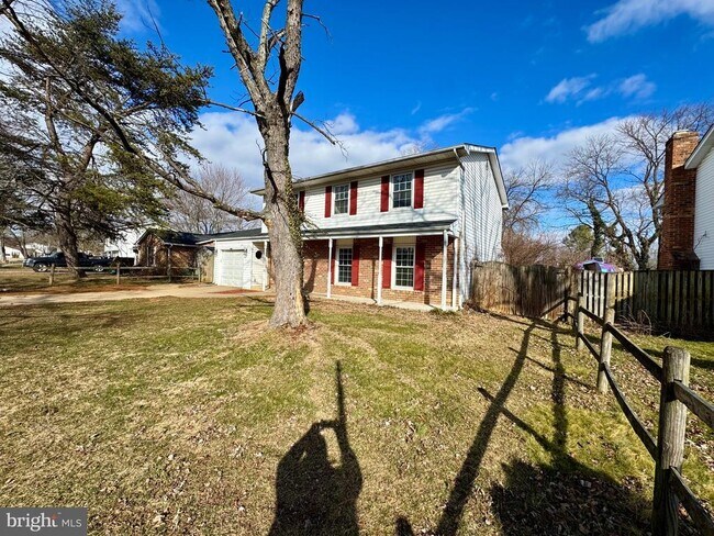 Building Photo - 1040 Springhill Way