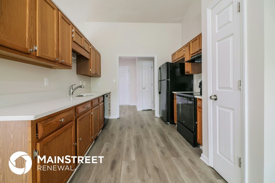 Building Photo - 5201 Pronghorn Ln