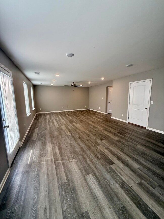 Building Photo - 2704 Hailey Rose Way